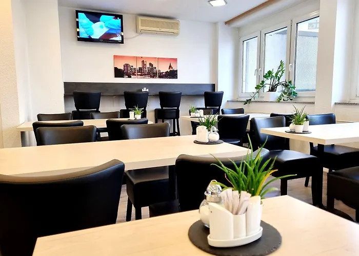 Adler Frankfurt Otel 3*