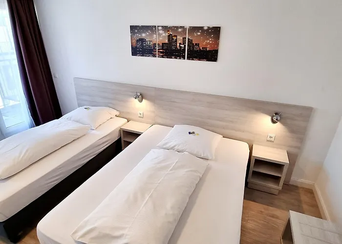 Adler Frankfurt Otel 3*